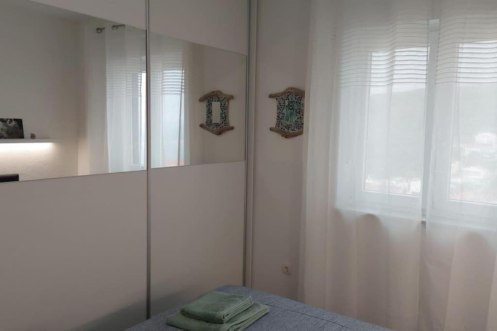 Apartment Vista Oasis With Pool And Terrace Trogir Exterior foto